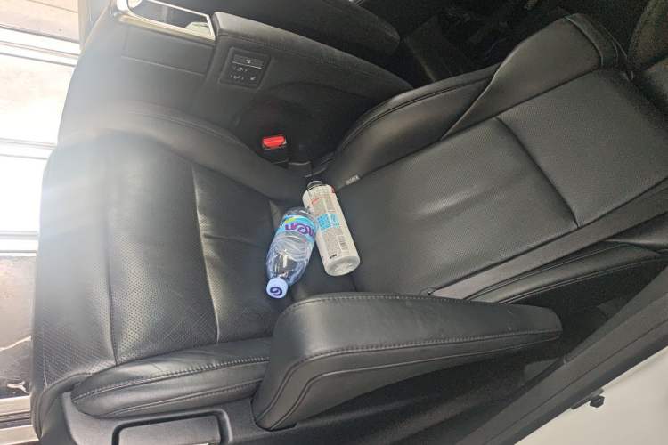 Used Toyota Vellfire 2023 Crown Dual-Engine 2.5L HV Luxury Edition Left Rear Seat