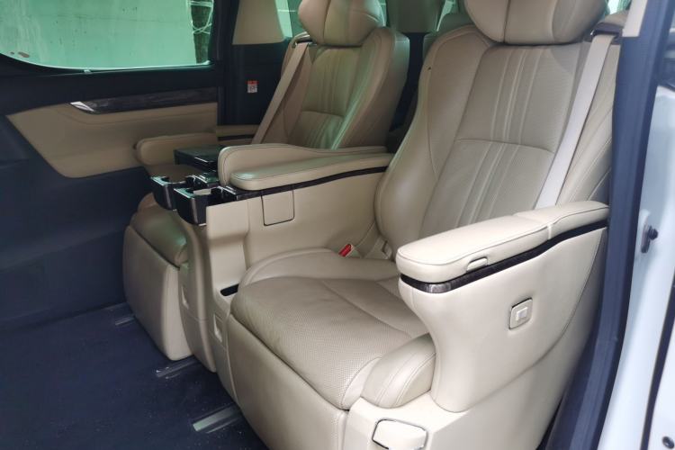 Used Toyota Vellfire 2023 Crown Dual-Engine 2.5L HV Prestige Edition Left Rear Seat