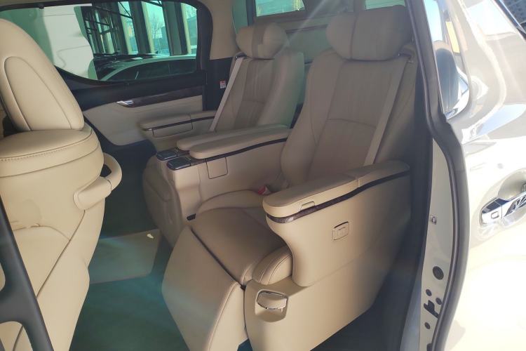 Used Toyota Vellfire 2023 Crown Dual-Engine 2.5L HV Prestige Edition Left Rear Seat