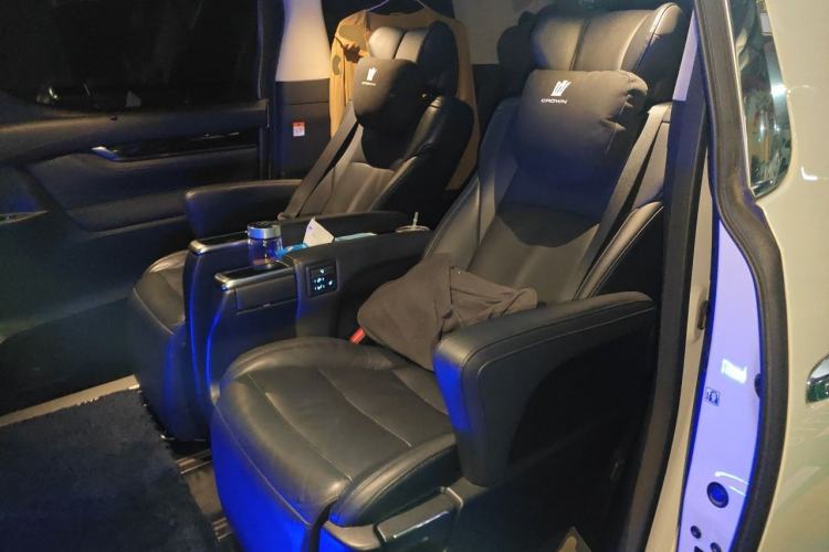 Used Toyota Vellfire 2023 Crown Dual-Engine 2.5L HV Luxury Edition Left Rear Seat