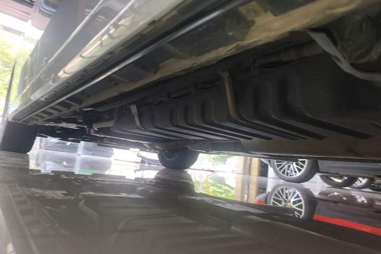 Used Toyota Vellfire 2023 Crown Dual-Engine 2.5L HV Prestige Edition Left Side Sill