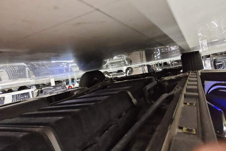 Used Toyota Vellfire 2023 Crown Dual-Engine 2.5L HV Ultimate Edition Left Side Sill