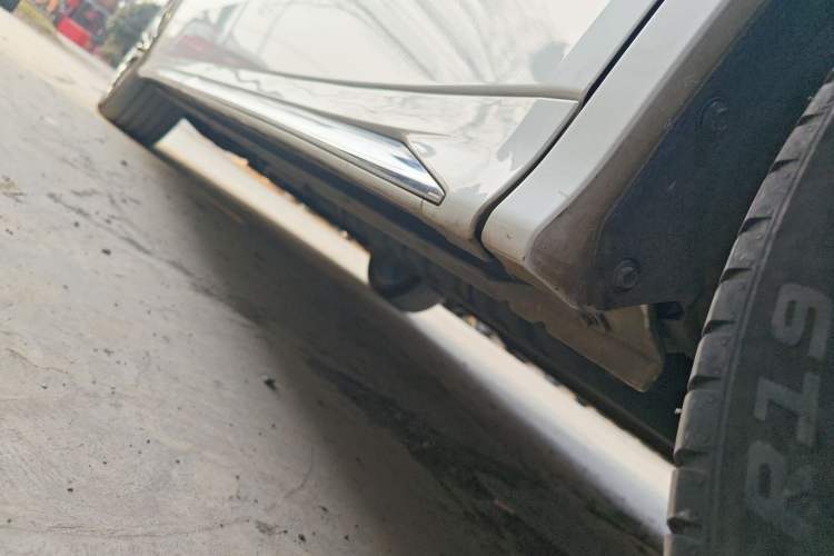 Used Toyota Vellfire 2023 Crown Dual-Engine 2.5L HV Ultimate Edition Left Side Sill
