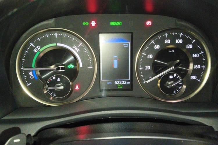 Used Toyota Vellfire 2023 Crown Dual-Engine 2.5L HV Luxury Edition Odometer Close Up