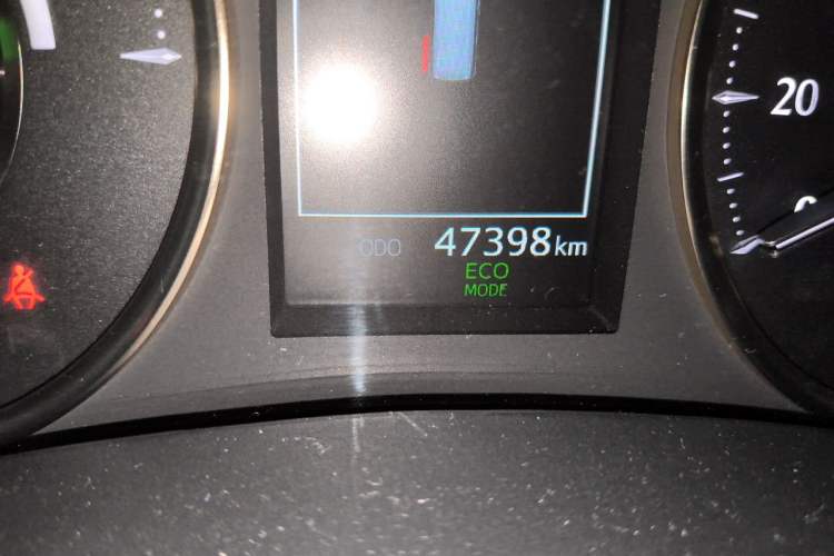 Used Toyota Vellfire 2023 Crown Dual-Engine 2.5L HV Luxury Edition Odometer Close Up