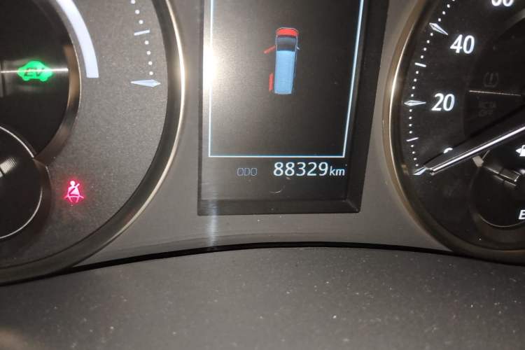 Used Toyota Vellfire 2023 Crown Dual-Engine 2.5L HV Prestige Edition Odometer Close Up