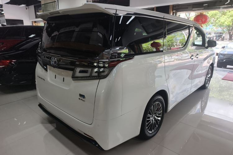 Used Toyota Vellfire 2023 Crown Dual-Engine 2.5L HV Prestige Edition Rear Right 45 Deg