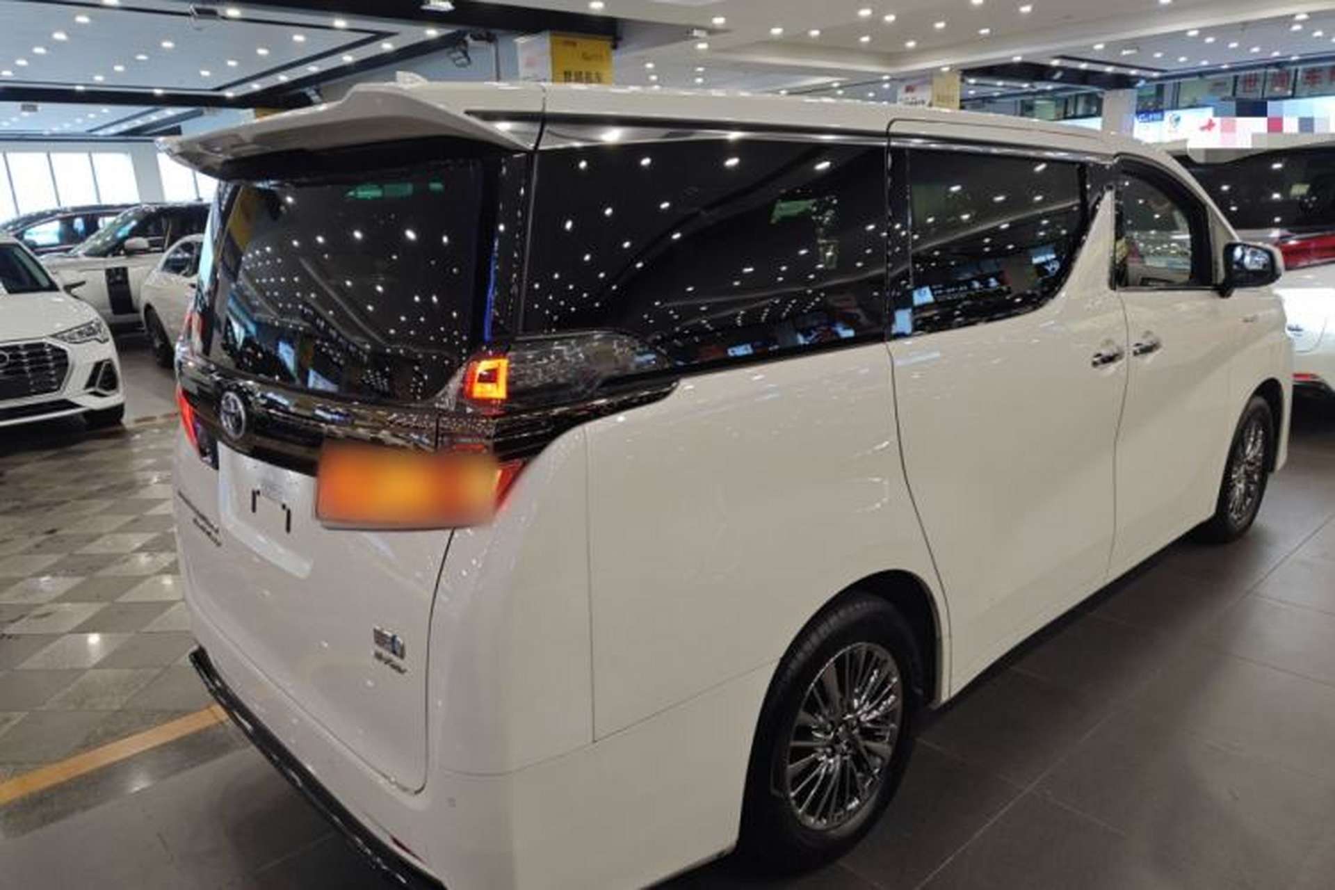 Used Toyota Vellfire 2023 Crown Dual-Engine 2.5L HV Prestige Edition Rear Right 45 Deg