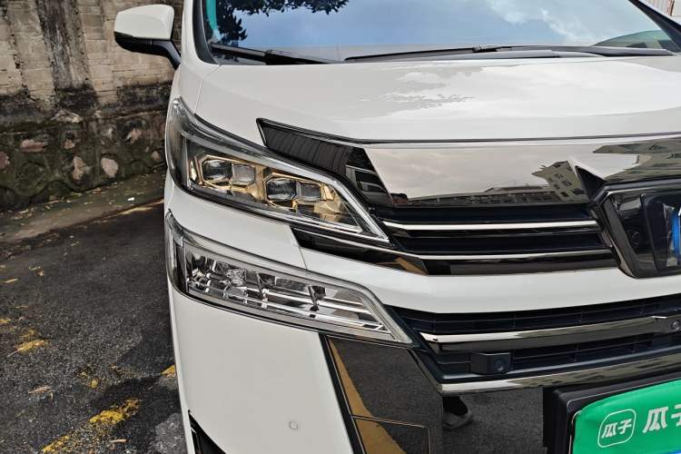 Used Toyota Vellfire 2023 Crown Dual-Engine 2.5L HV Luxury Edition Right Front Headlight