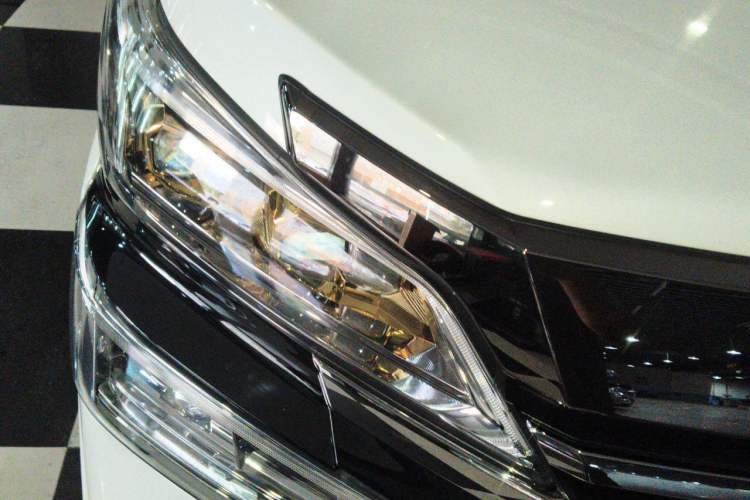 Used Toyota Vellfire 2023 Crown Dual-Engine 2.5L HV Luxury Edition Right Front Headlight