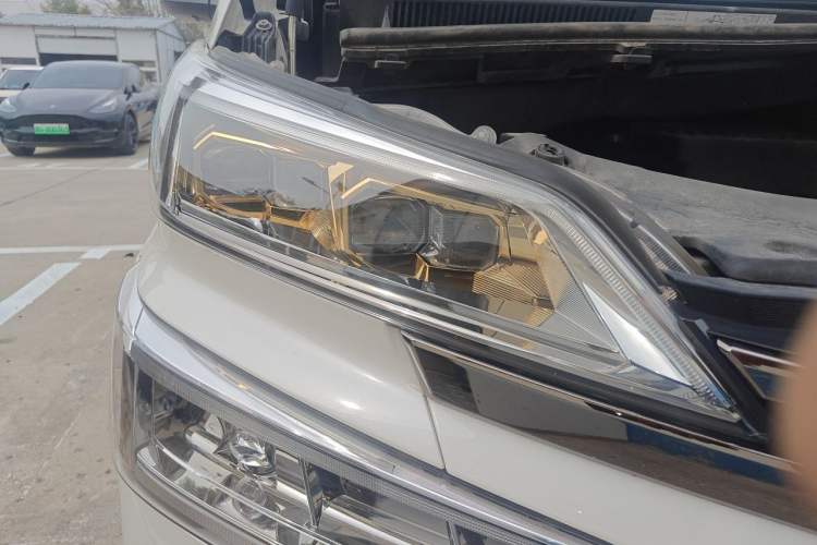 Used Toyota Vellfire 2023 Crown Dual-Engine 2.5L HV Prestige Edition Right Front Headlight