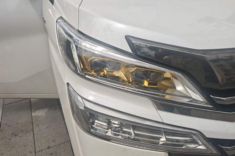 Used Toyota Vellfire 2023 Crown Dual-Engine 2.5L HV Luxury Edition Right Front Headlight