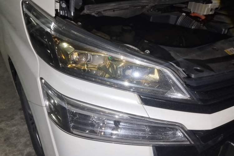 Used Toyota Vellfire 2023 Crown Dual-Engine 2.5L HV Prestige Edition Right Front Headlight