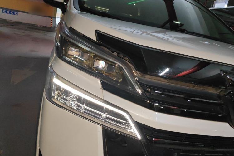 Used Toyota Vellfire 2023 Crown Dual-Engine 2.5L HV Luxury Edition Right Front Headlight