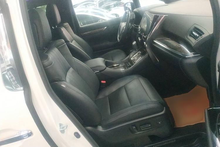 Used Toyota Vellfire 2023 Crown Dual-Engine 2.5L HV Luxury Edition Right Front Seat