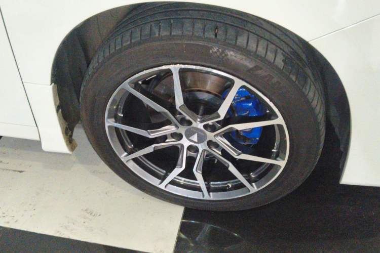 Used Toyota Vellfire 2023 Crown Dual-Engine 2.5L HV Luxury Edition Right Front Wheel Hub