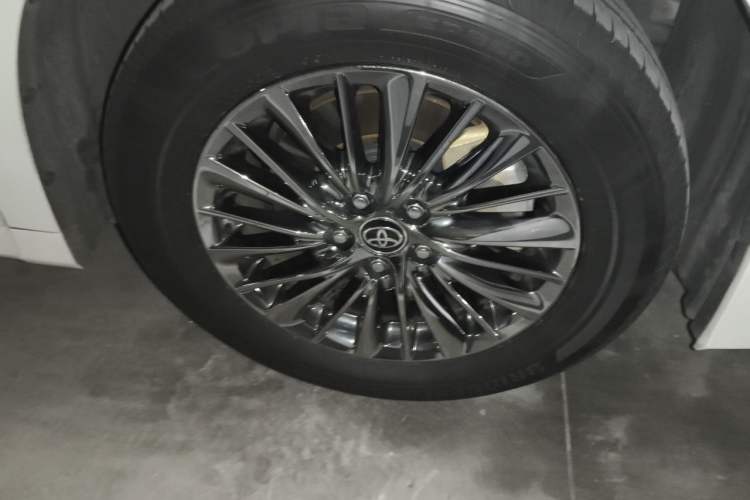 Used Toyota Vellfire 2023 Crown Dual-Engine 2.5L HV Prestige Edition Right Front Wheel Hub