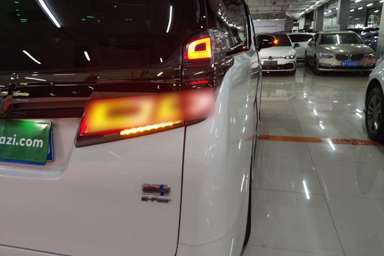 Used Toyota Vellfire 2023 Crown Dual-Engine 2.5L HV Ultimate Edition Right Rear Taillight