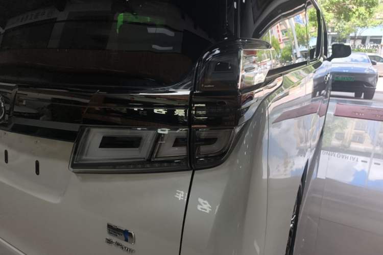 Used Toyota Vellfire 2023 Crown Dual-Engine 2.5L HV Prestige Edition Right Rear Taillight