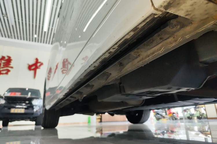 Used Toyota Vellfire 2023 Crown Dual-Engine 2.5L HV Luxury Edition Right Side Sill