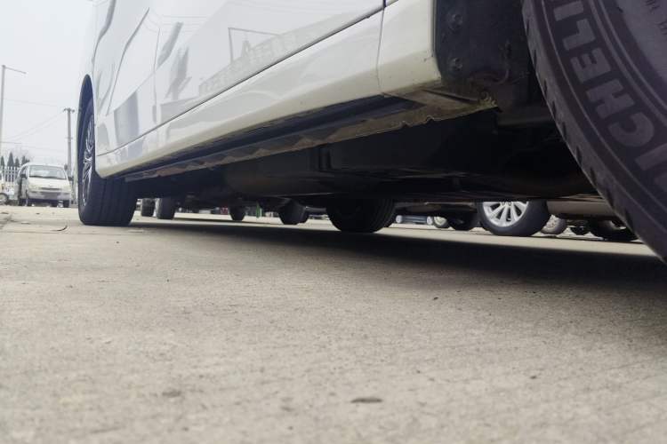 Used Toyota Vellfire 2023 Crown Dual-Engine 2.5L HV Luxury Edition Right Side Sill