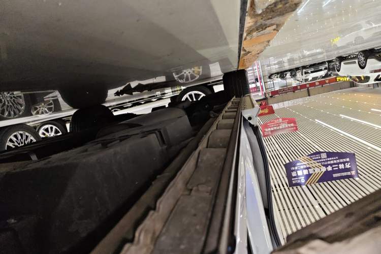 Used Toyota Vellfire 2023 Crown Dual-Engine 2.5L HV Ultimate Edition Right Side Sill