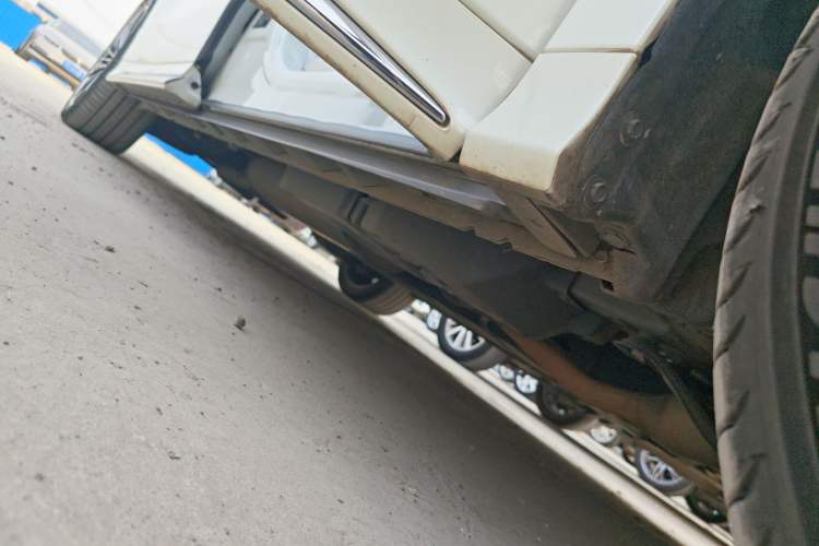 Used Toyota Vellfire 2023 Crown Dual-Engine 2.5L HV Ultimate Edition Right Side Sill