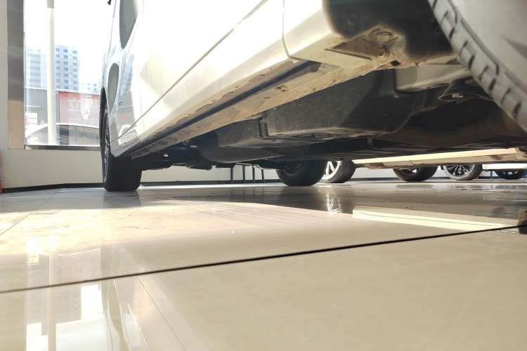 Used Toyota Vellfire 2023 Crown Dual-Engine 2.5L HV Prestige Edition Right Side Sill