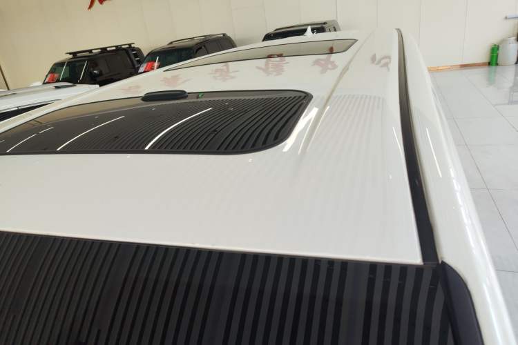 Used Toyota Vellfire 2023 Crown Dual-Engine 2.5L HV Luxury Edition Roof