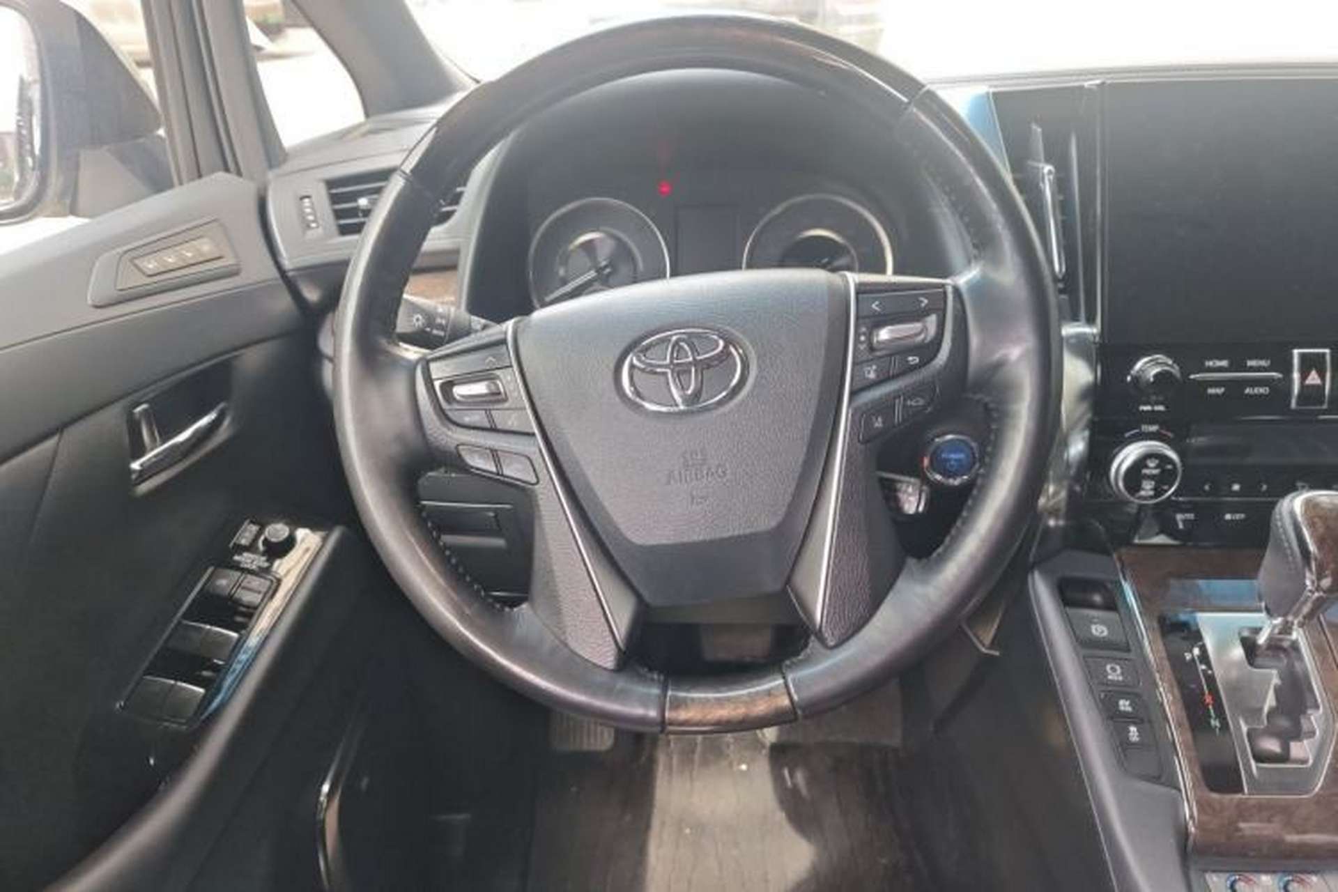 Used Toyota Vellfire 2023 Crown Dual-Engine 2.5L HV Prestige Edition Steering Wheel