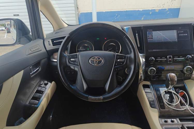 Used Toyota Vellfire 2023 Crown Dual-Engine 2.5L HV Prestige Edition Steering Wheel