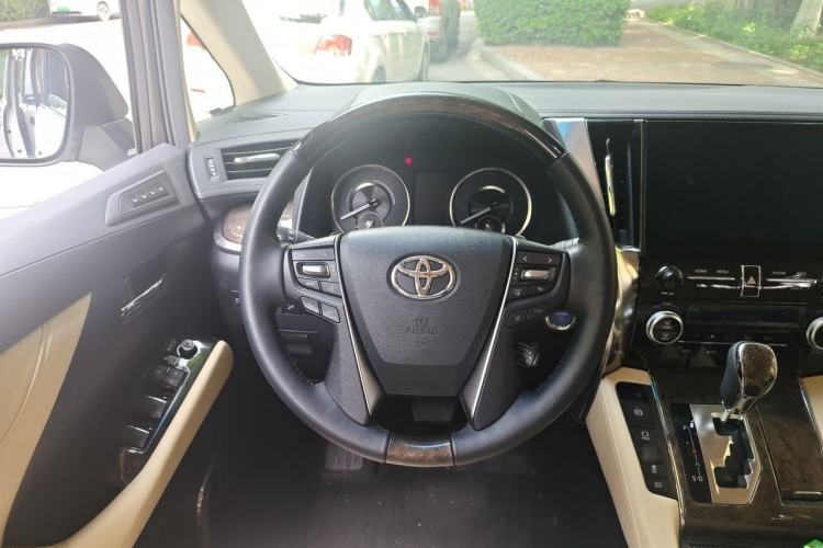 Used Toyota Vellfire 2023 Crown Dual-Engine 2.5L HV Ultimate Edition Steering Wheel