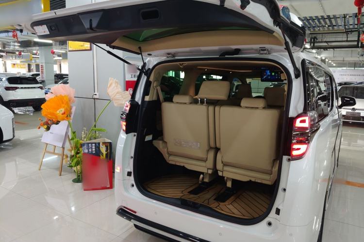 Used Toyota Vellfire 2023 Crown Dual-Engine 2.5L HV Ultimate Edition Trunk