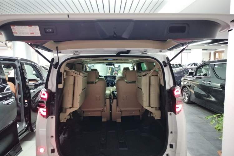 Used Toyota Vellfire 2023 Crown Dual-Engine 2.5L HV Ultimate Edition Trunk
