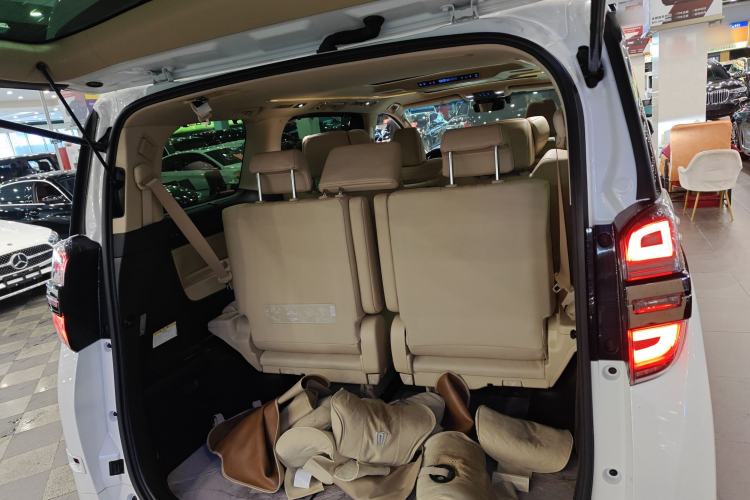 Used Toyota Vellfire 2023 Crown Dual-Engine 2.5L HV Prestige Edition Trunk