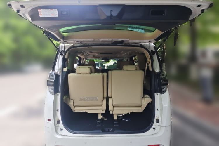 Used Toyota Vellfire 2023 Crown Dual-Engine 2.5L HV Ultimate Edition Trunk