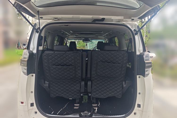 Used Toyota Vellfire 2023 Crown Dual-Engine 2.5L HV Luxury Edition Trunk
