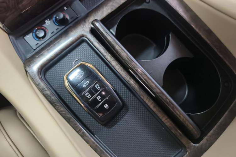Used Toyota Vellfire 2023 Crown Dual-Engine 2.5L HV Prestige Edition Vehicle Key