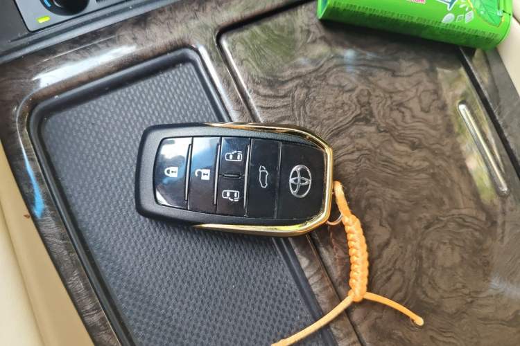 Used Toyota Vellfire 2023 Crown Dual-Engine 2.5L HV Ultimate Edition Vehicle Key