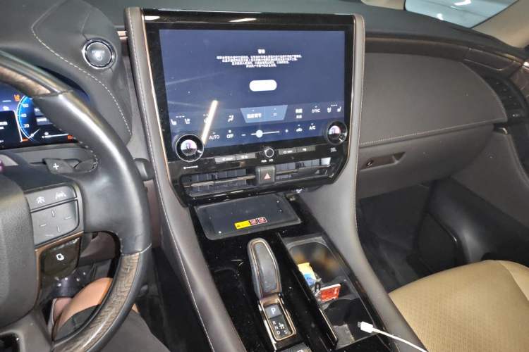 Used Toyota Vellfire 2024 Crown Dual-Engine 2.5L Supreme Executive Edition Audio And AC Panel
