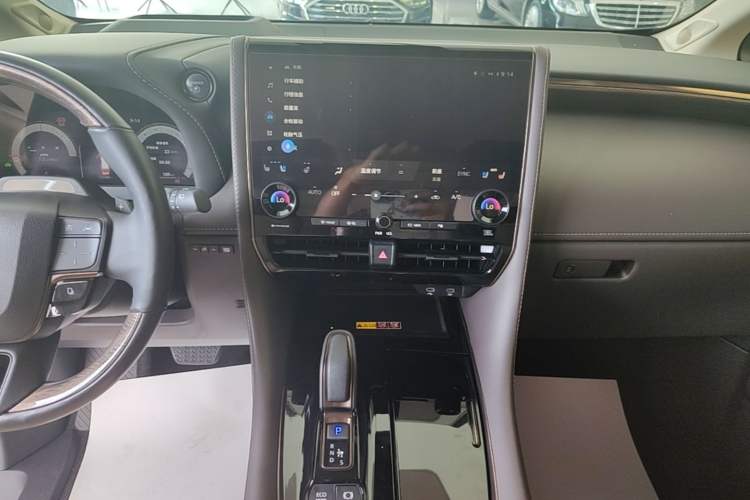 Used Toyota Vellfire 2024 Crown Dual-Engine 2.5L Supreme Executive Edition Audio And AC Panel