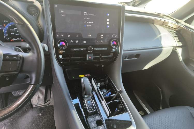 Used Toyota Vellfire 2024 Crown Dual-Engine 2.5L Ultimate Edition Audio And AC Panel