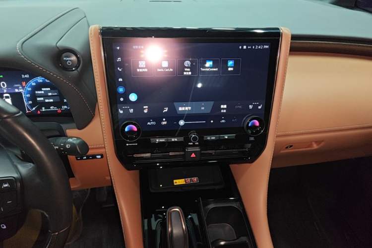 Used Toyota Vellfire 2024 Crown Dual-Engine 2.5L Ultimate Edition Audio And AC Panel