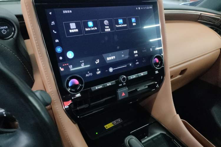 Used Toyota Vellfire 2024 Crown Dual-Engine 2.5L Supreme Executive Edition Audio And AC Panel