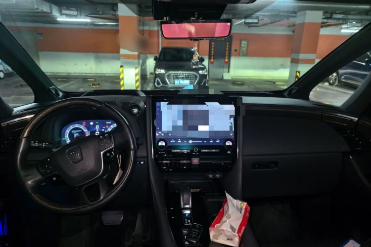 Used Toyota Vellfire 2024 Crown Dual-Engine 2.5L Ultimate Edition Center Console