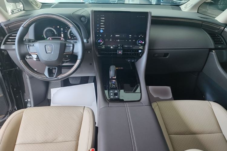 Used Toyota Vellfire 2024 Crown Dual-Engine 2.5L Supreme Executive Edition Center Console