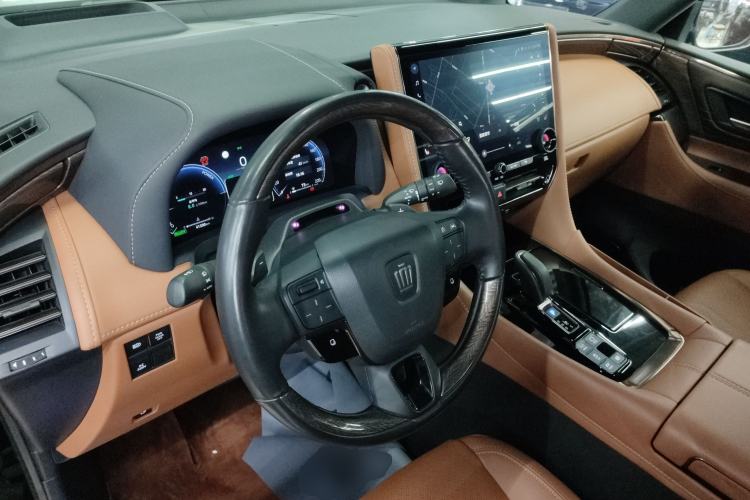 Used Toyota Vellfire 2024 Crown Dual-Engine 2.5L Supreme Executive Edition Center Console