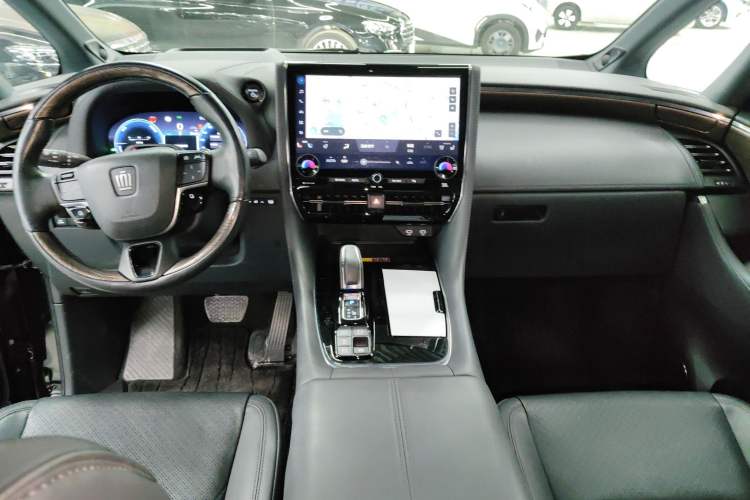 Used Toyota Vellfire 2024 Crown Dual-Engine 2.5L Ultimate Edition Center Console