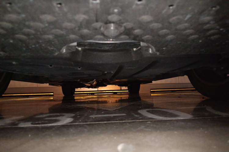 Used Toyota Vellfire 2024 Crown Dual-Engine 2.5L Ultimate Edition Chassis Front