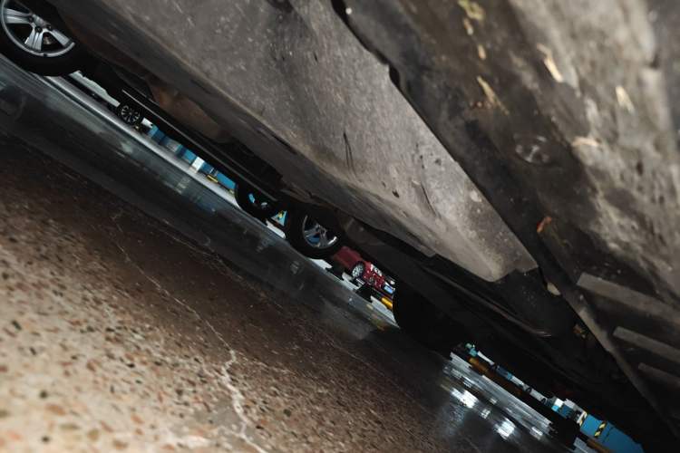 Used Toyota Vellfire 2024 Crown Dual-Engine 2.5L Ultimate Edition Chassis Front Left